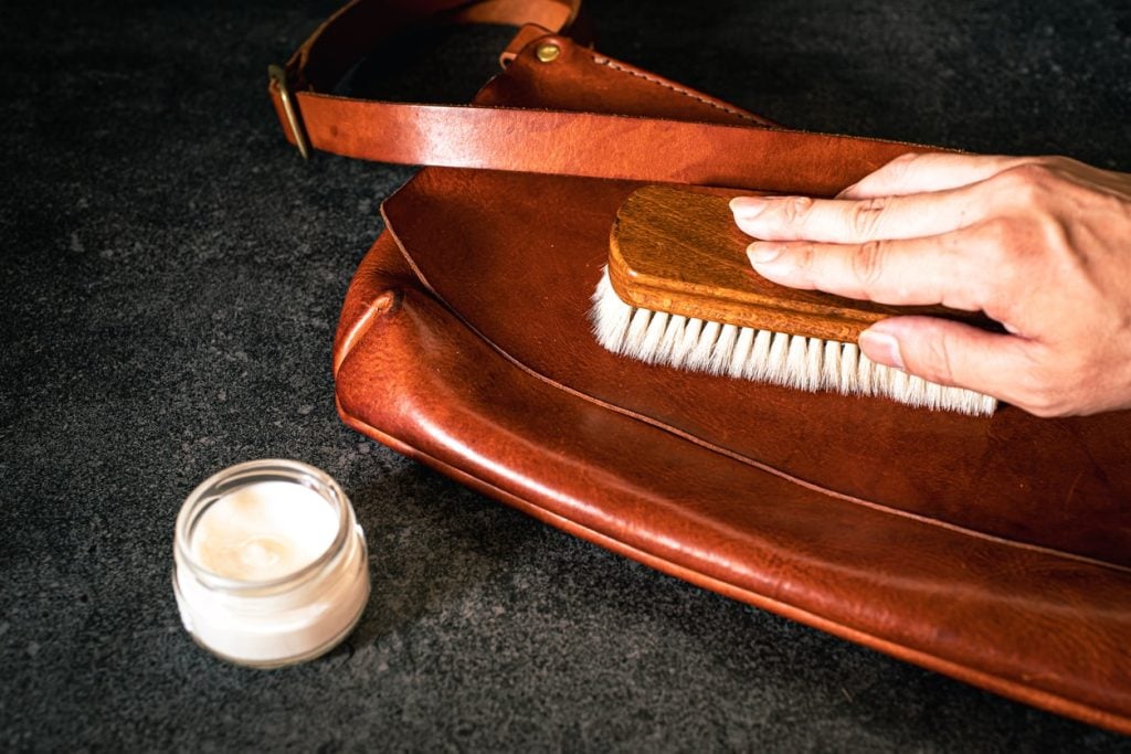 Cleaning leather to avoid wrinkles